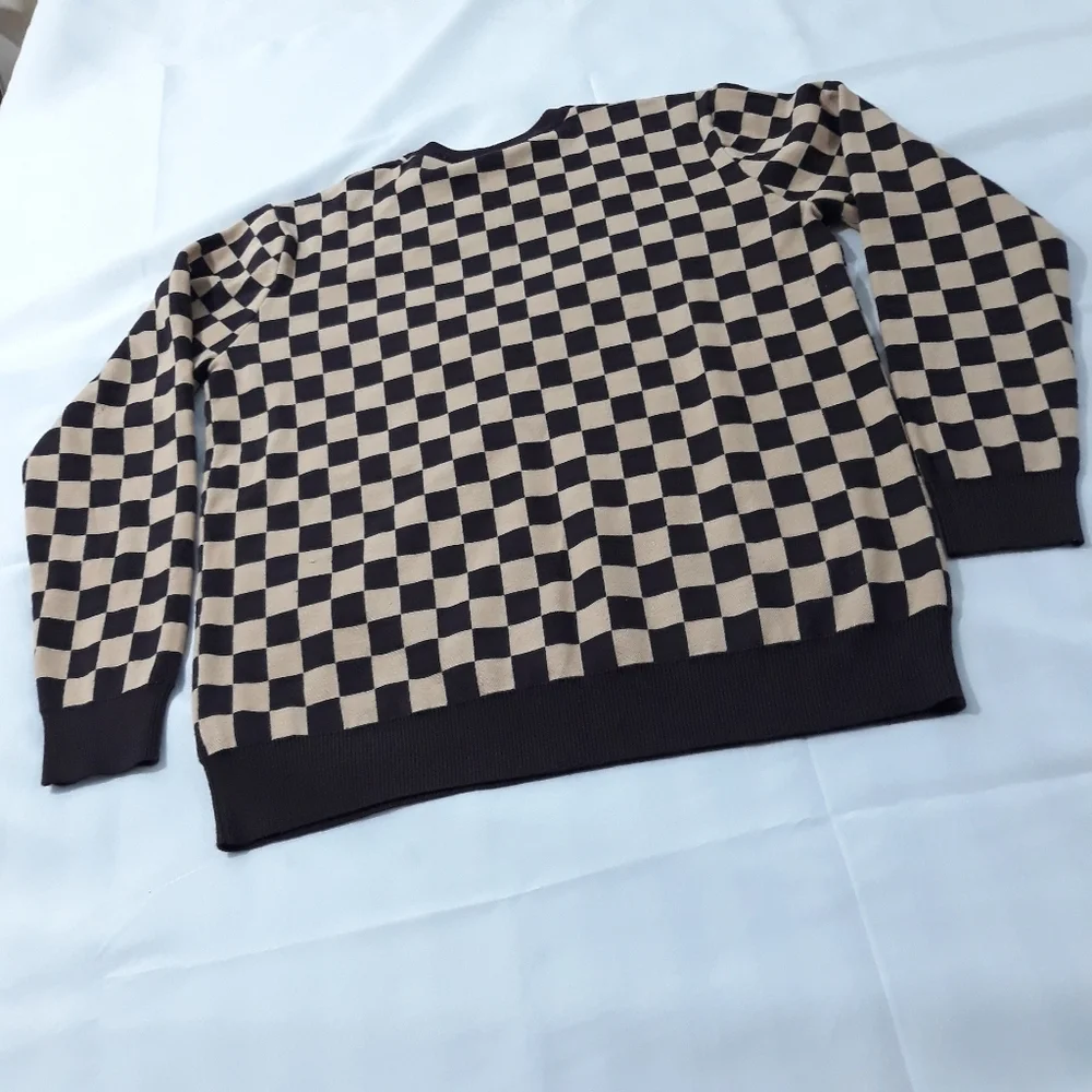 Checkered Brown and Tan Unisex Sweater Size Large Fully lined Soft Material